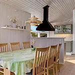 Hébergement de vacances Tjarven - 350m From The Sea By Interhome
