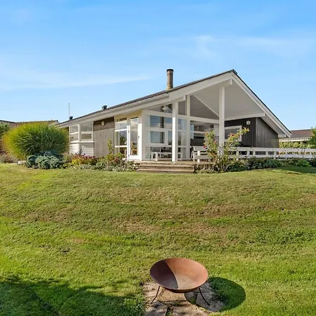 Tjarven - 350m From The Sea By Interhome