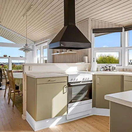 Tjarven - 350m From The Sea By Interhome Hejlsminde