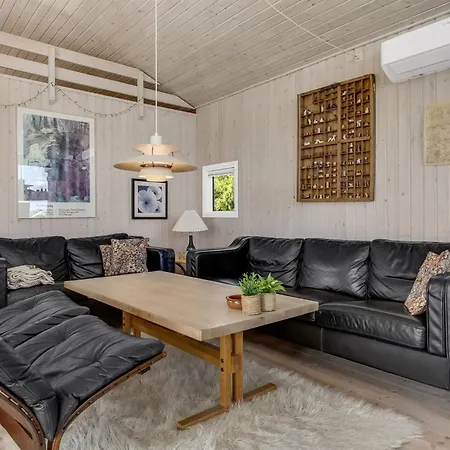 펜션 Tjarven - 350m From The Sea By Interhome 하일스