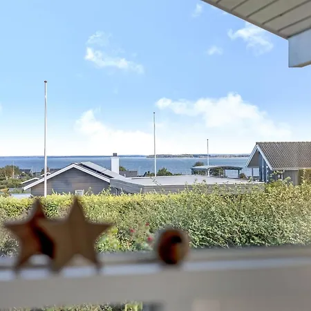 Tjarven - 350m From The Sea By Interhome 펜션